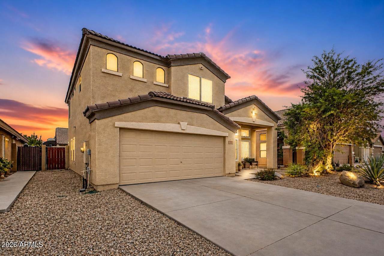 1921 Vineyard Plains Drive - Photo 1
