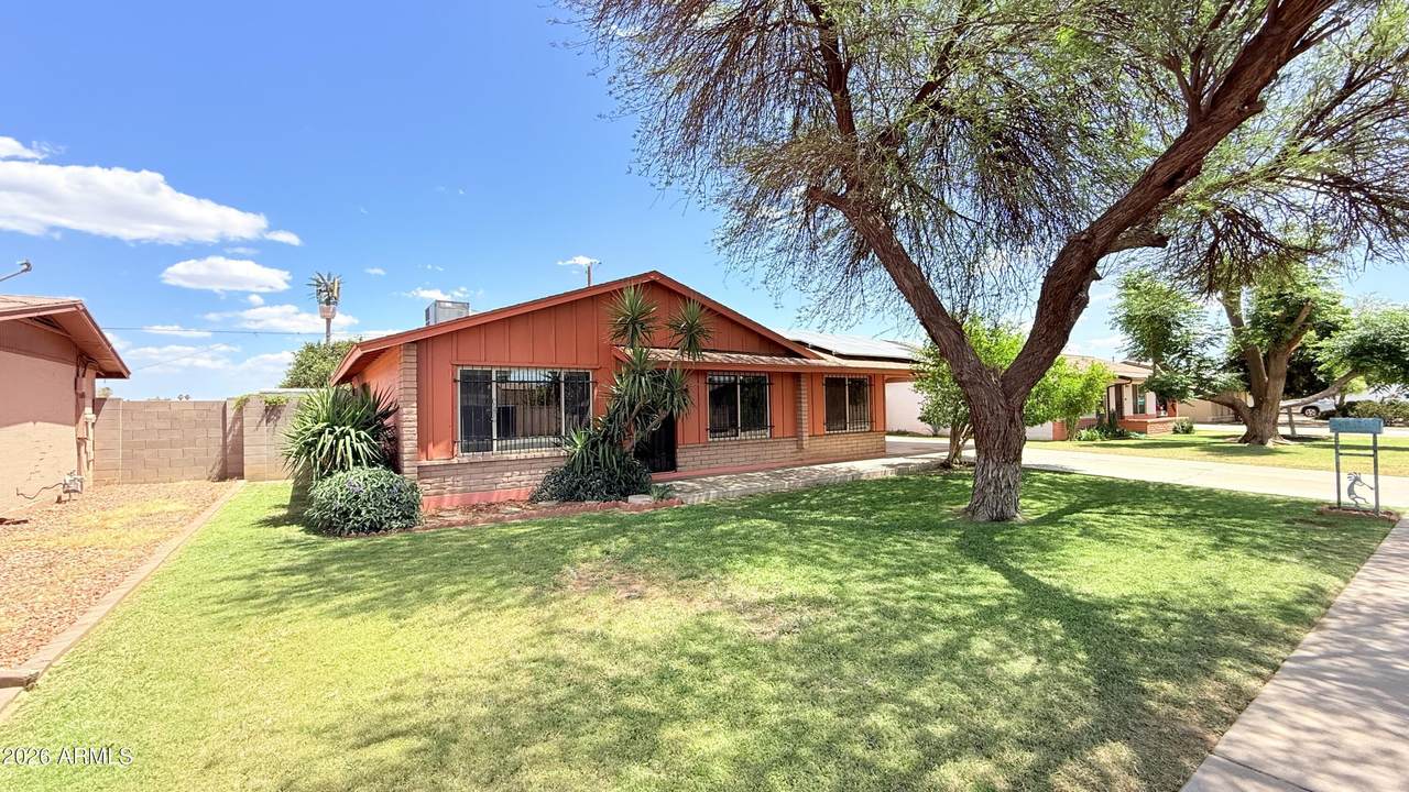 4135 88TH Avenue - Photo 1