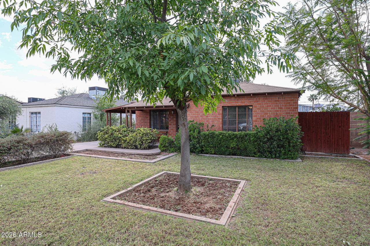1834 Laurel Avenue - Photo 1