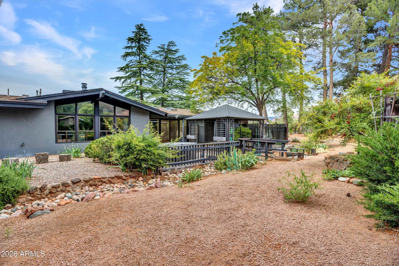 https://bt-photos.global.ssl.fastly.net/armls/1280_boomver_1_7024314-2.jpg