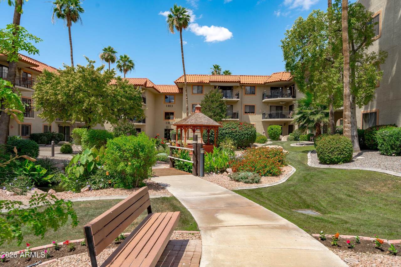 10330 Thunderbird Boulevard - Photo 1