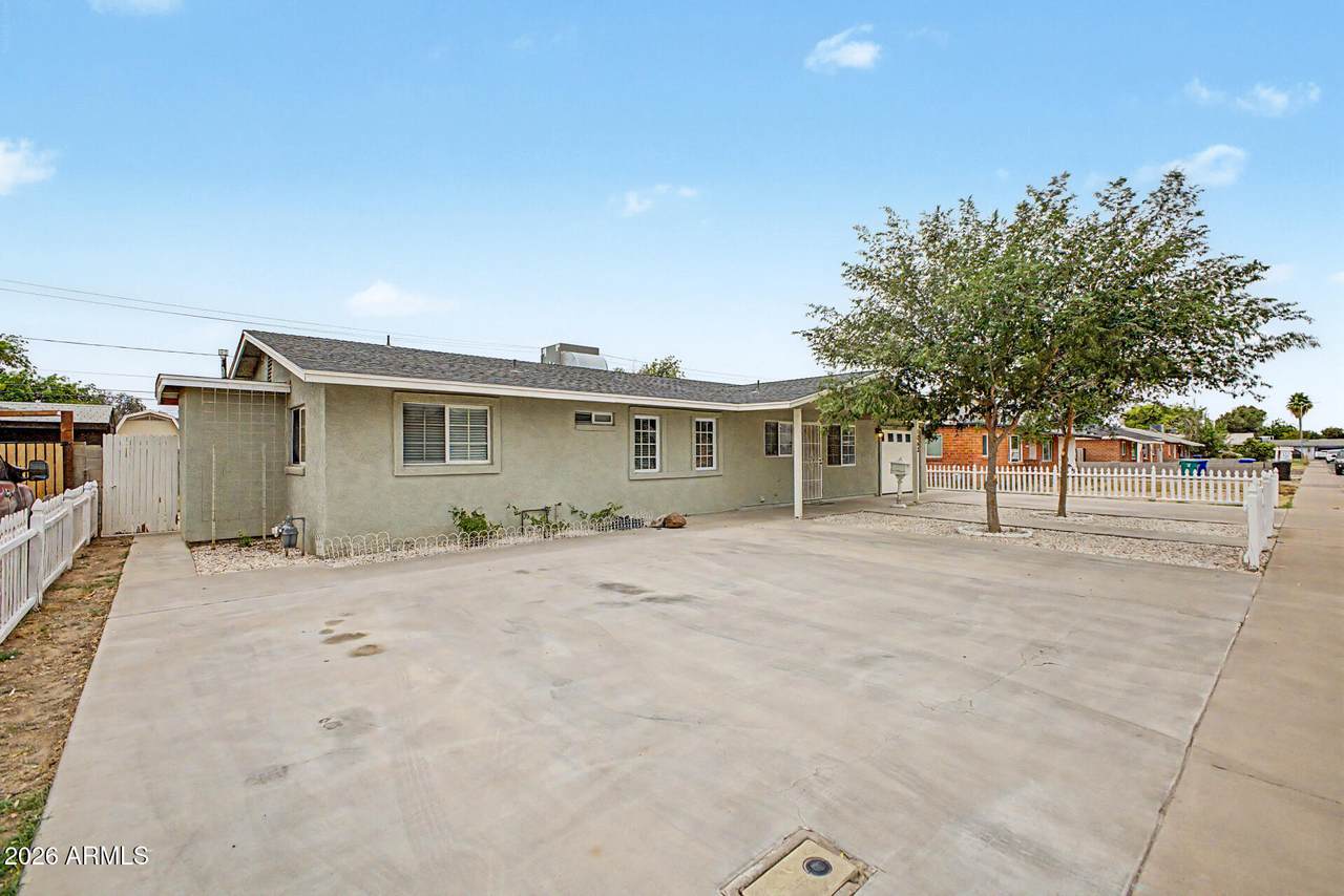 1043 5TH Street - Photo 1