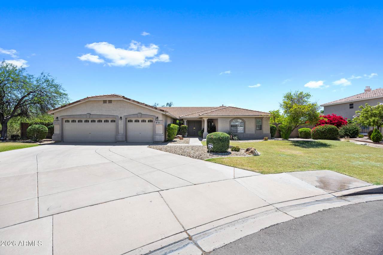 2116 Avoca - Photo 1