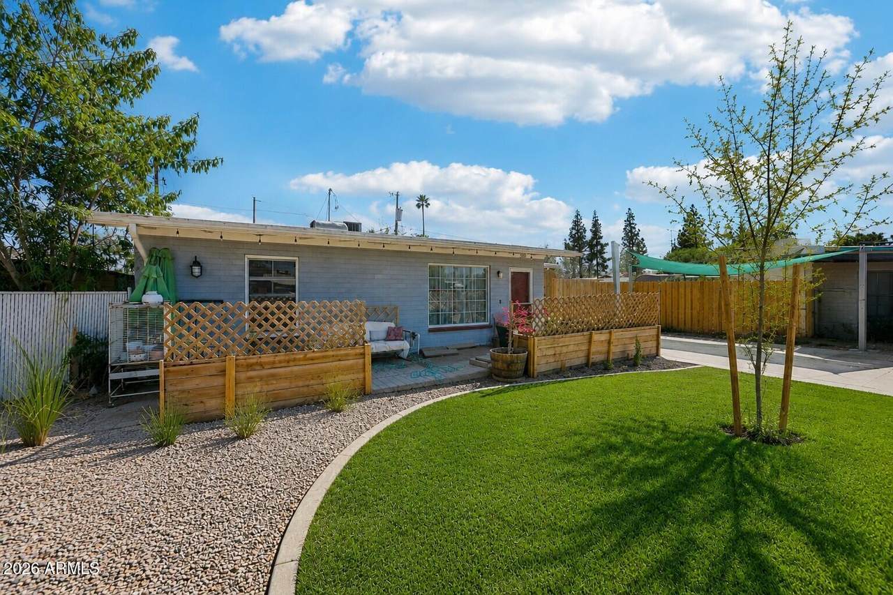 318 Terry Circle - Photo 1