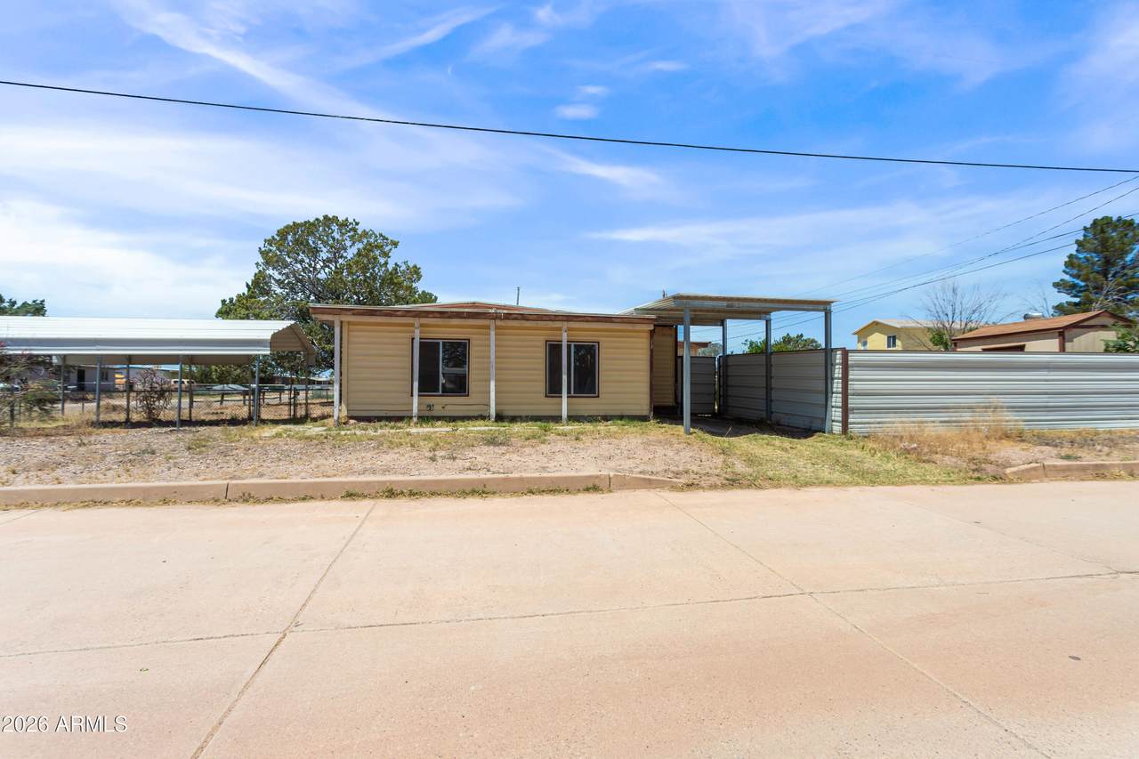 127 Apache Street - Photo 1