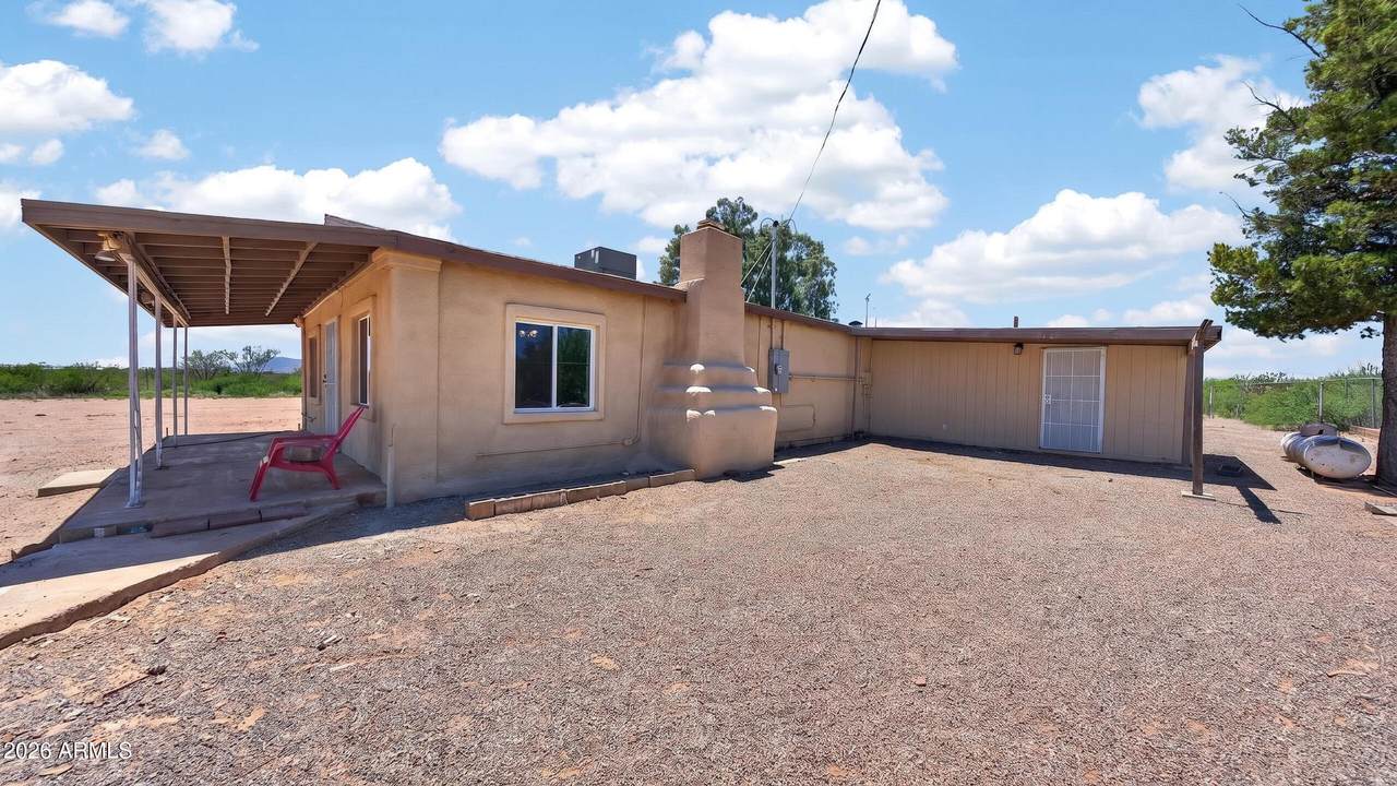 1166 Plantation Road - Photo 1