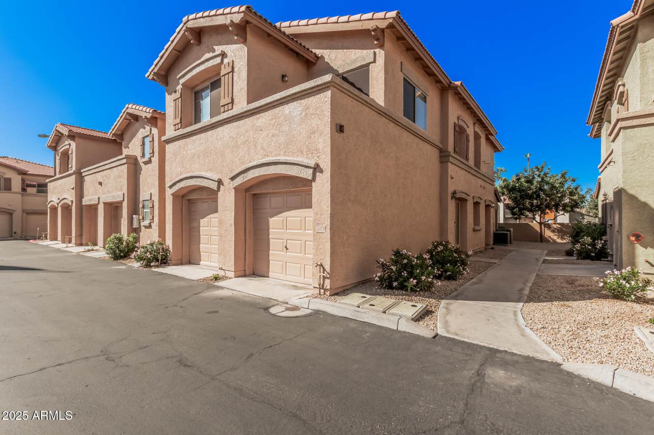 805 Sycamore Street - Photo 1