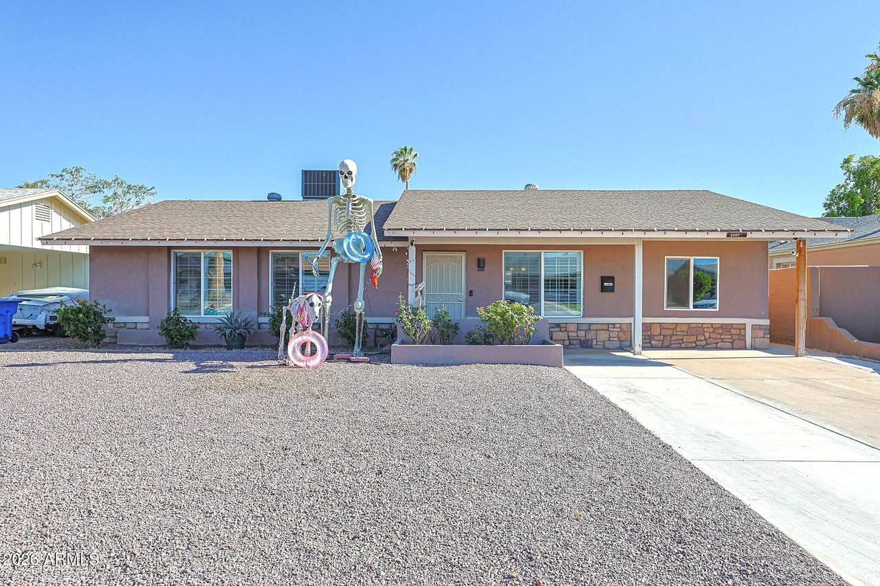 2327 Sunnyside Avenue - Photo 1