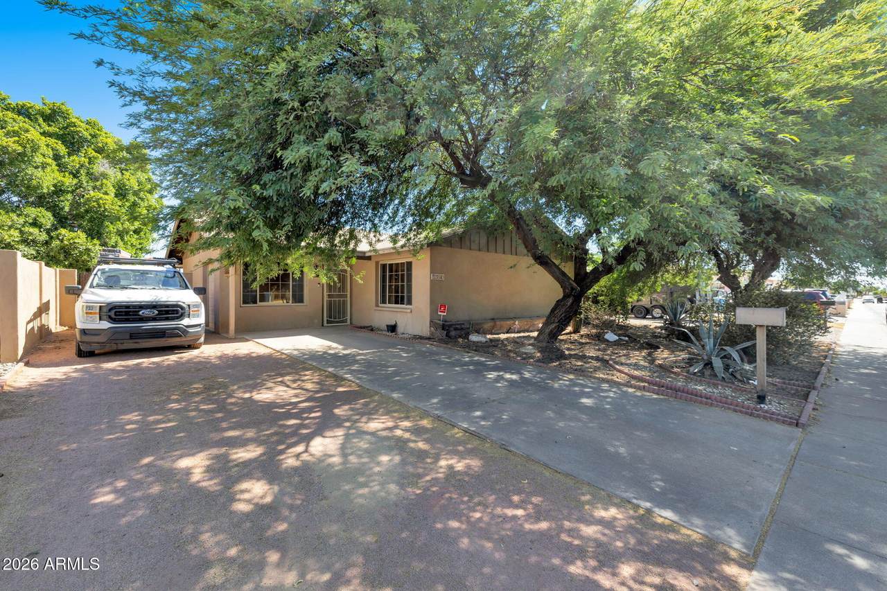 3141 Desert Cove Avenue - Photo 1