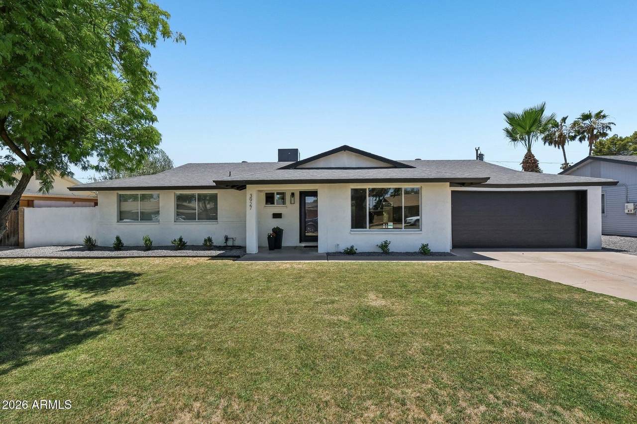 3927 Desert Cove Avenue - Photo 1