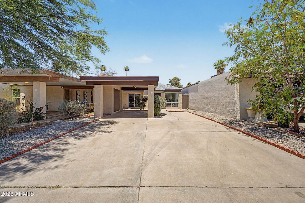 564 Royal Palms Drive - Photo 1