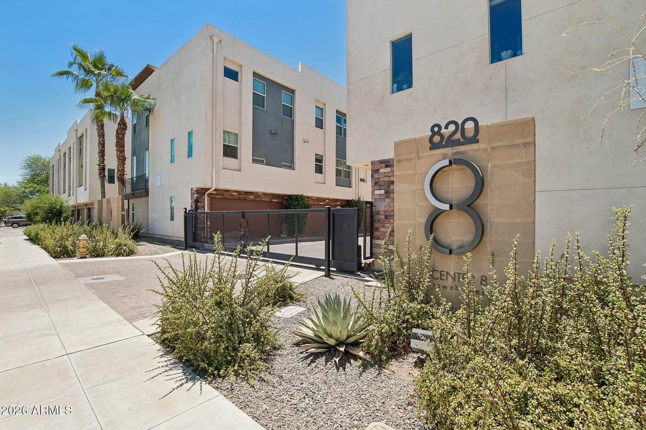 820 8TH Avenue - Photo 1