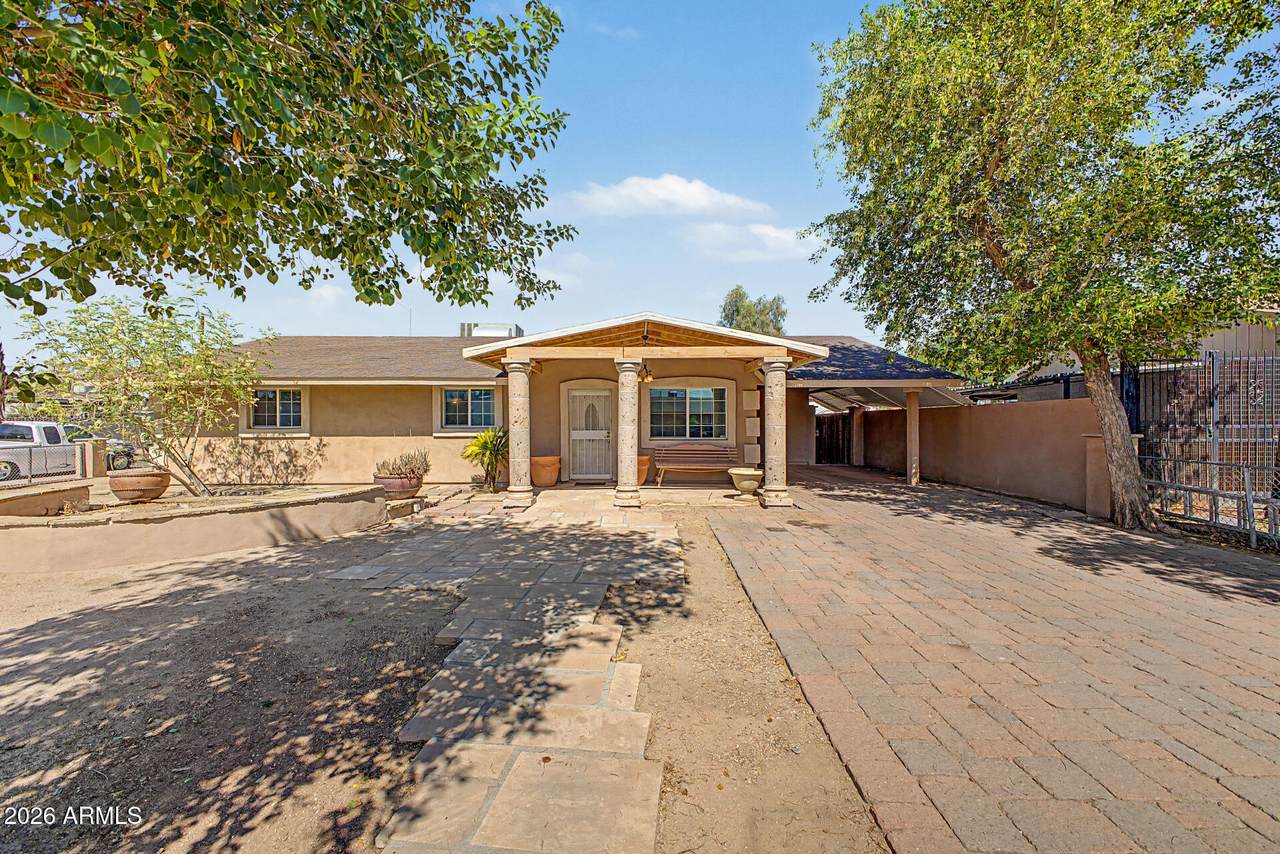 725 Pasadena - Photo 1