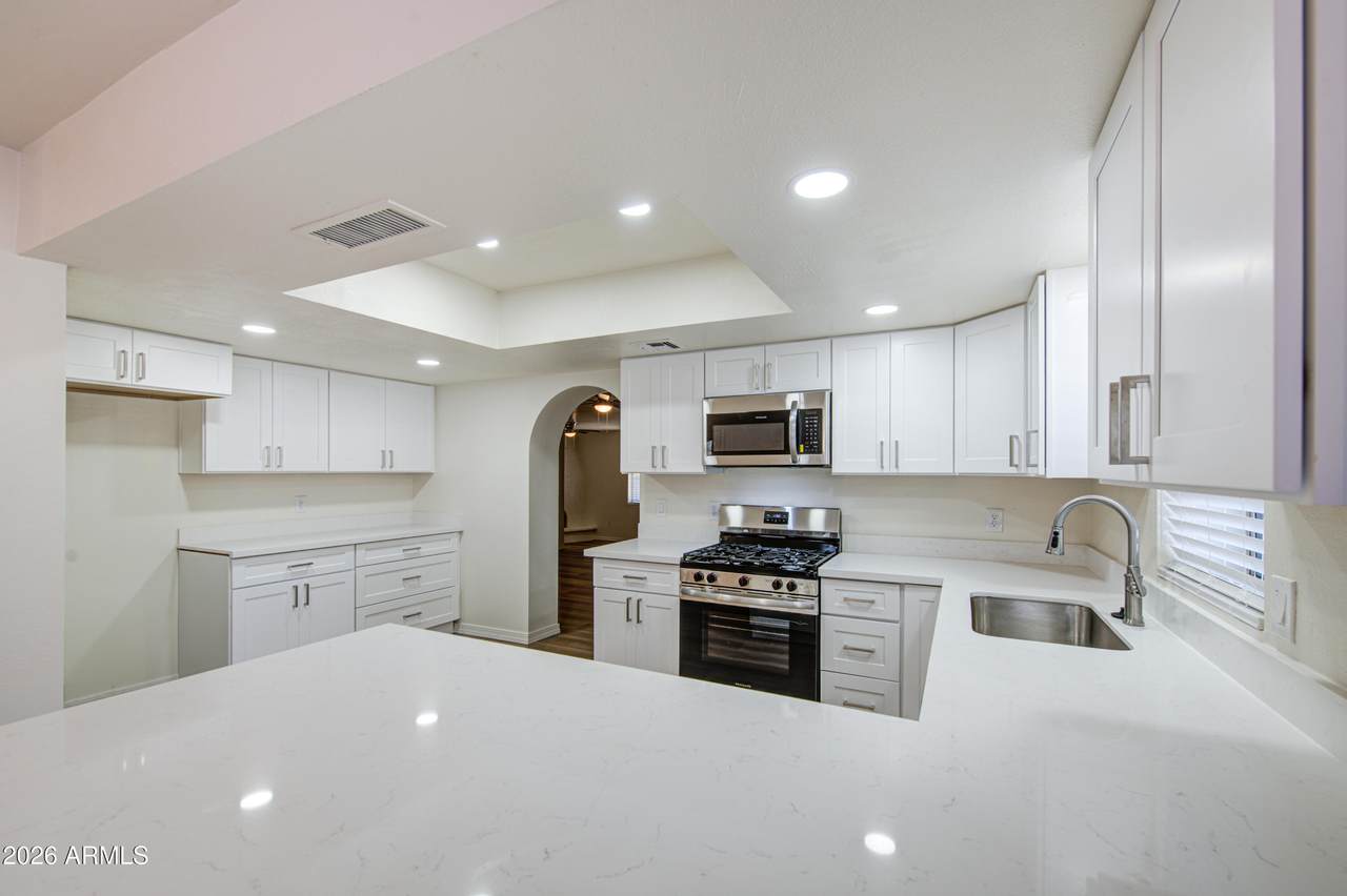 206 Sunland Avenue - Photo 1