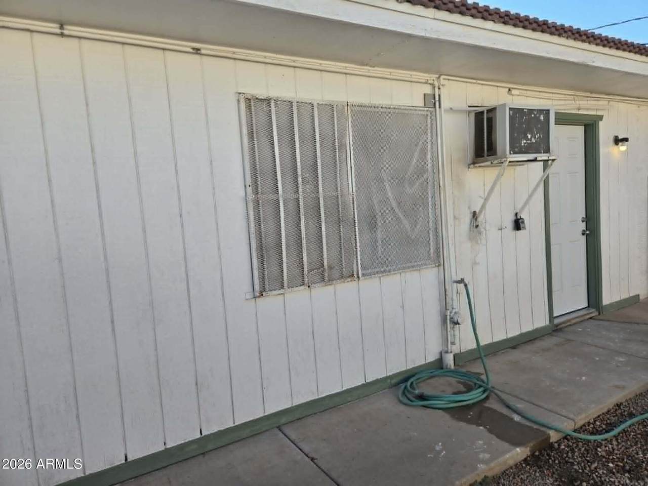 909 Kadota Avenue - Photo 1