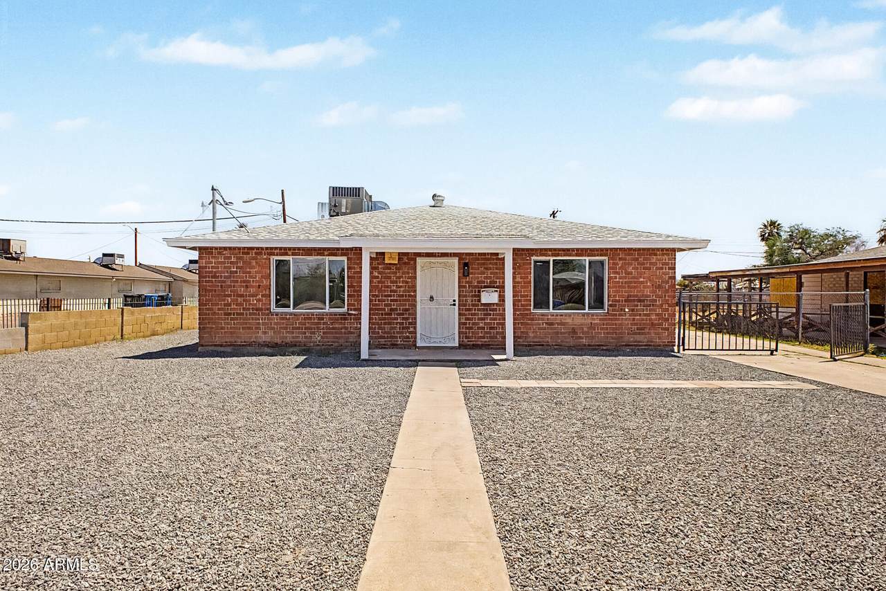 1917 Whitton Avenue - Photo 1
