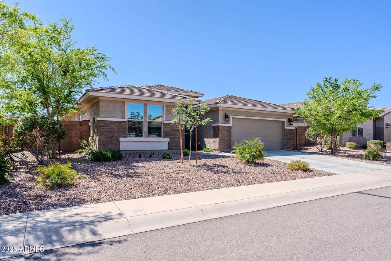 4557 South Butte Road - Photo 1