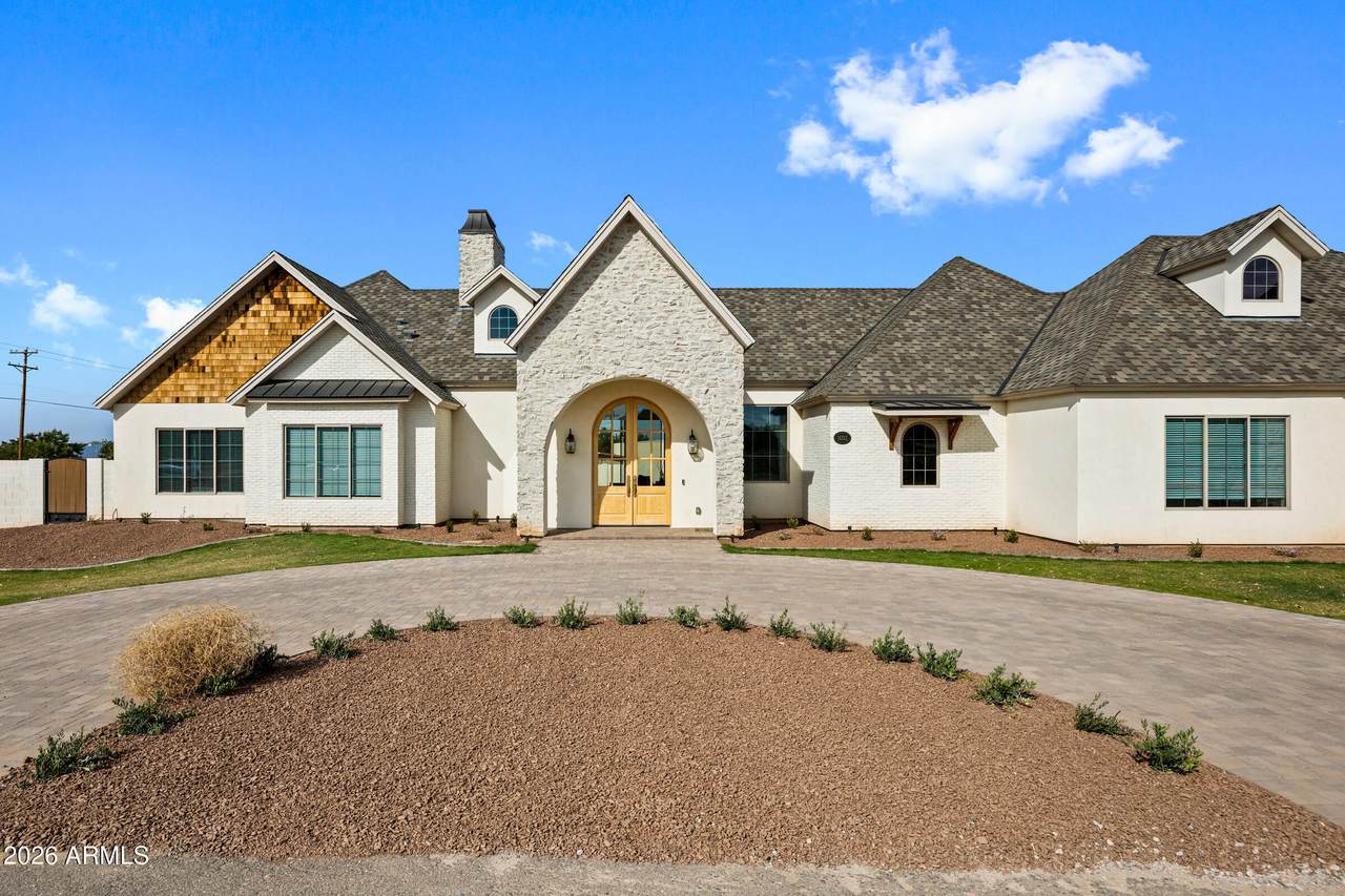 18212 Navajo Drive - Photo 1