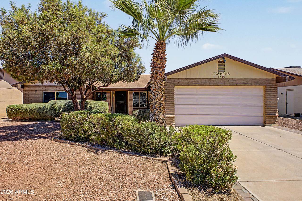 5746 Desert Cove Avenue - Photo 1