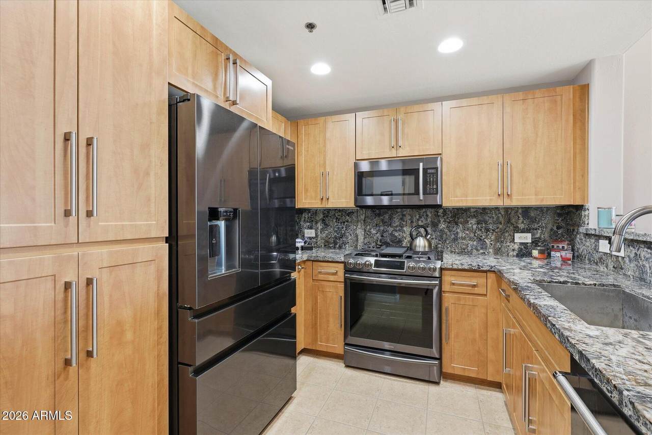 17 Vernon Avenue - Photo 1