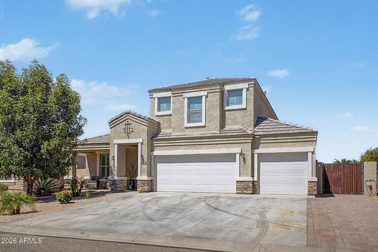 808 Brangus Way - Photo 1