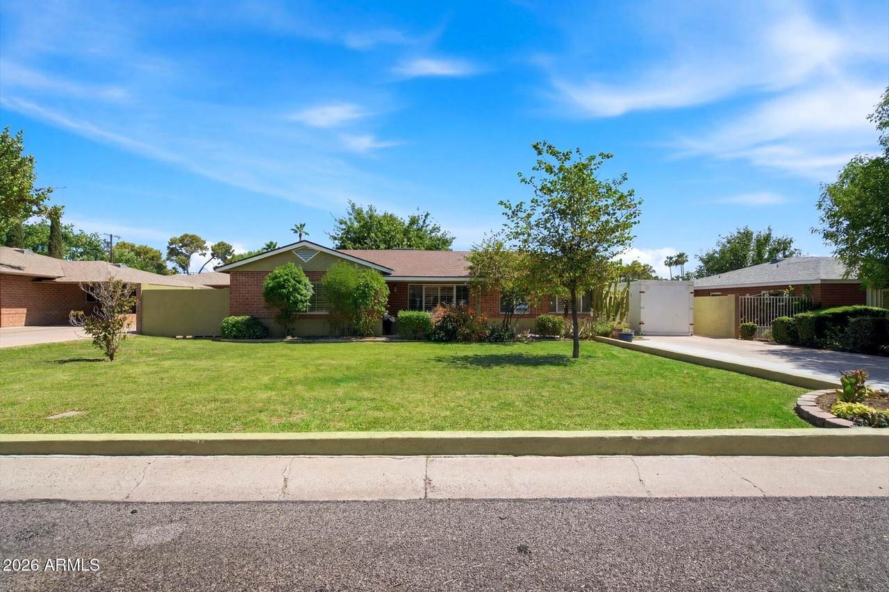 4045 Cambridge Avenue - Photo 1