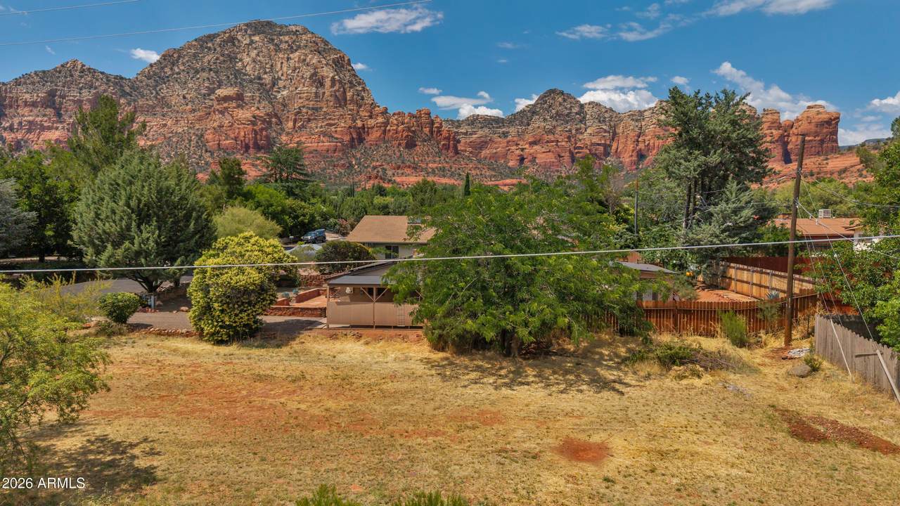 10 Yucca Drive - Photo 1