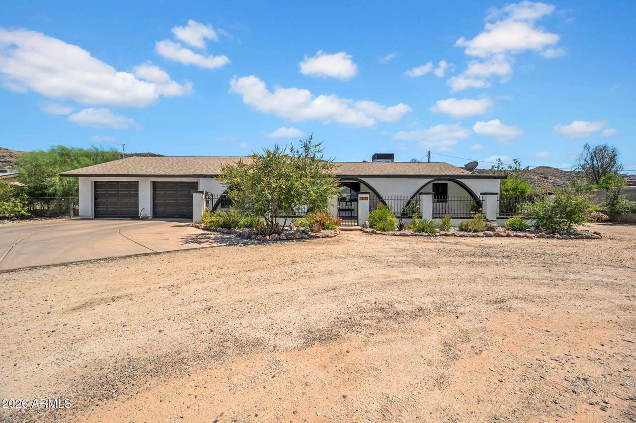 2621 South Mountain Avenue - Photo 1