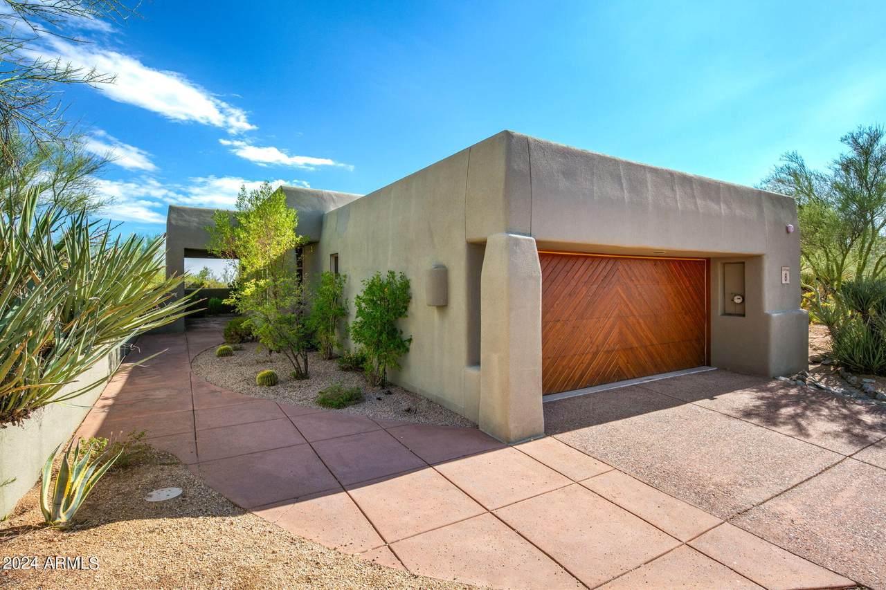 10095 Graythorn Drive - Photo 1