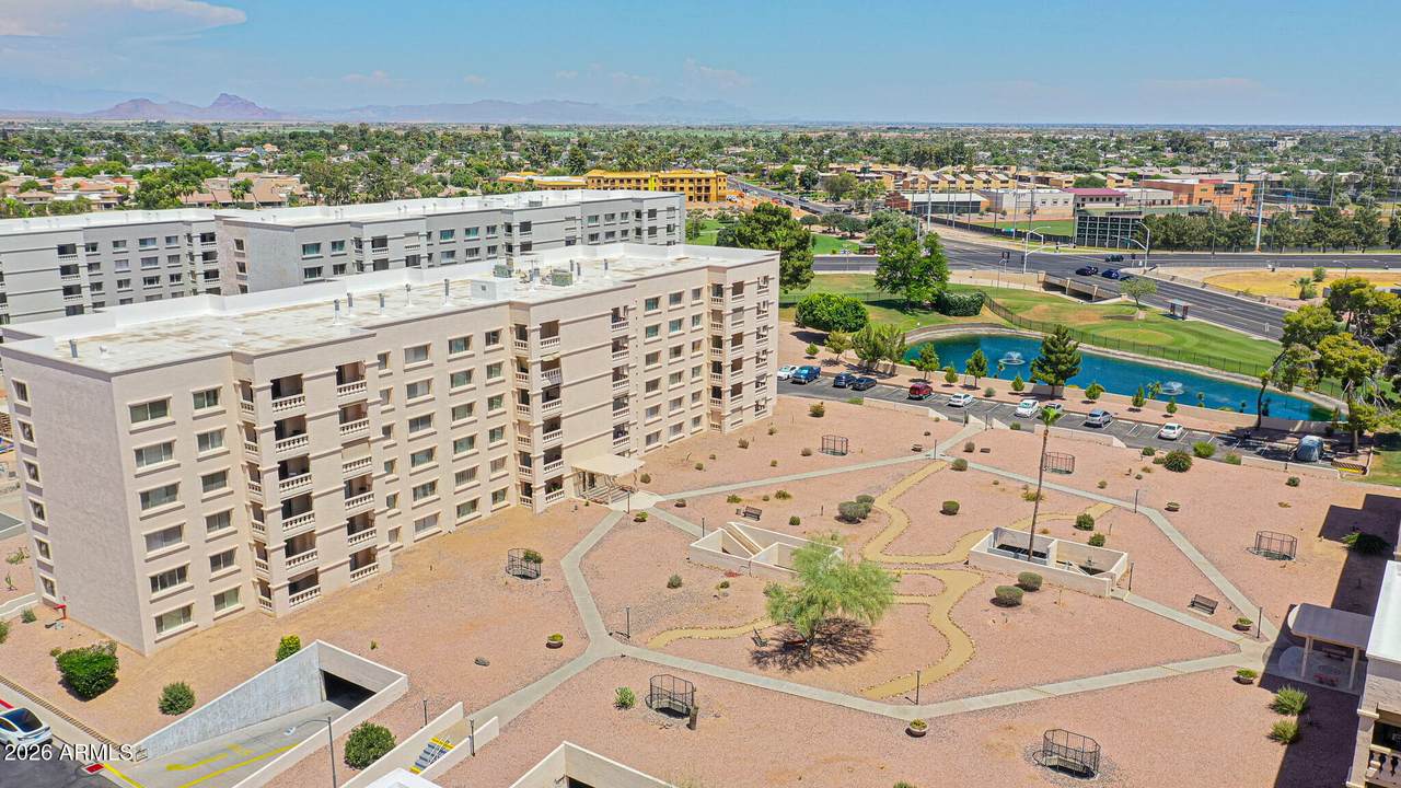 7920 Camelback Road - Photo 1