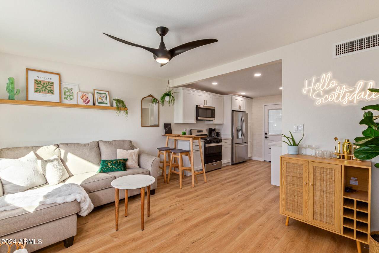 930 Henry Street - Photo 1