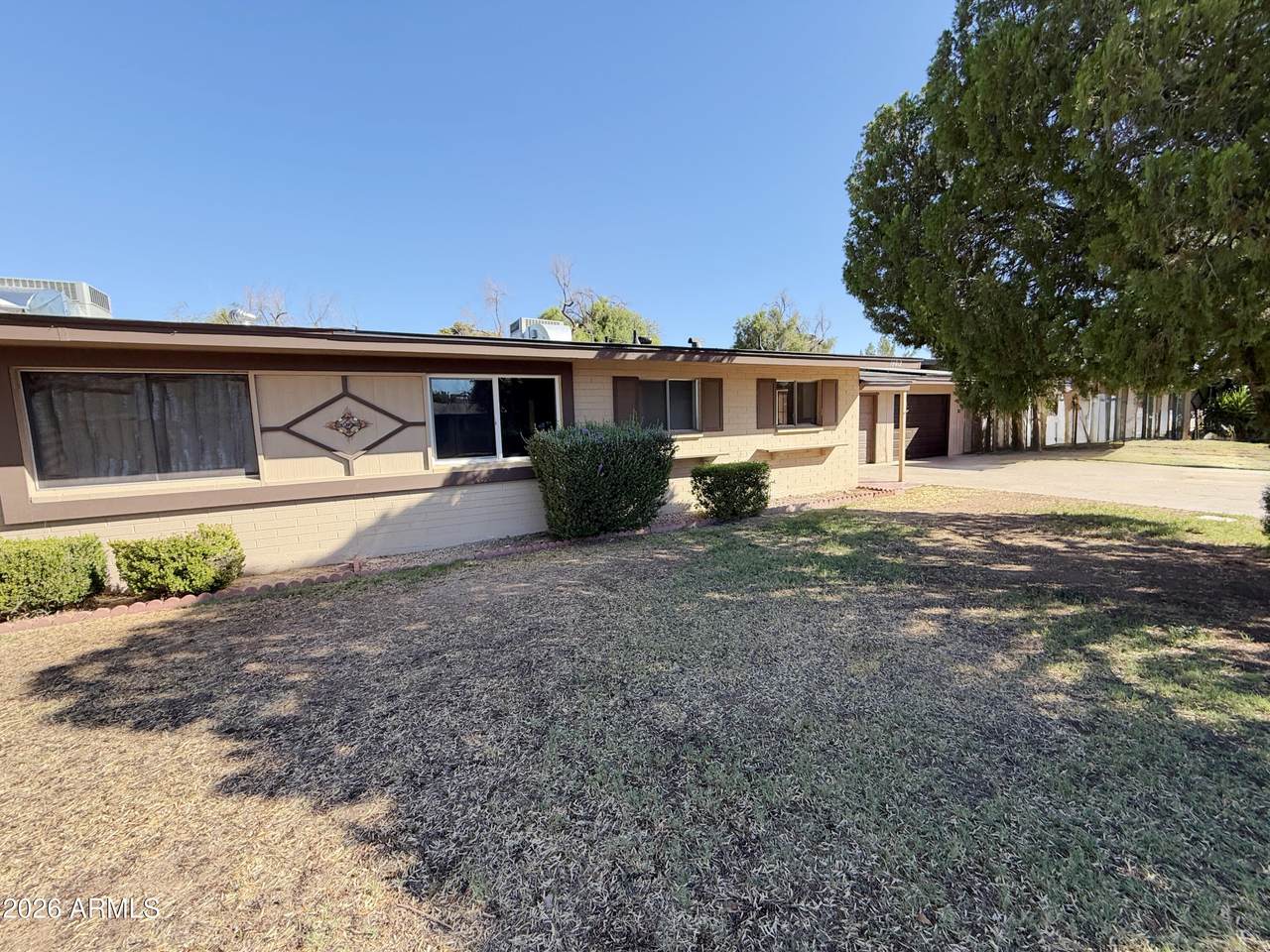 10012 Lakeview Circle - Photo 1