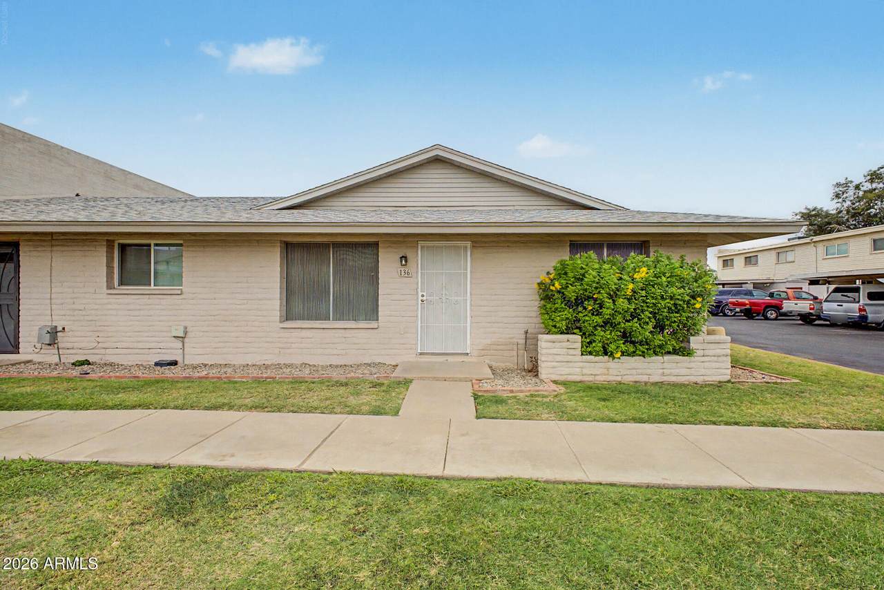 225 Standage - Photo 1