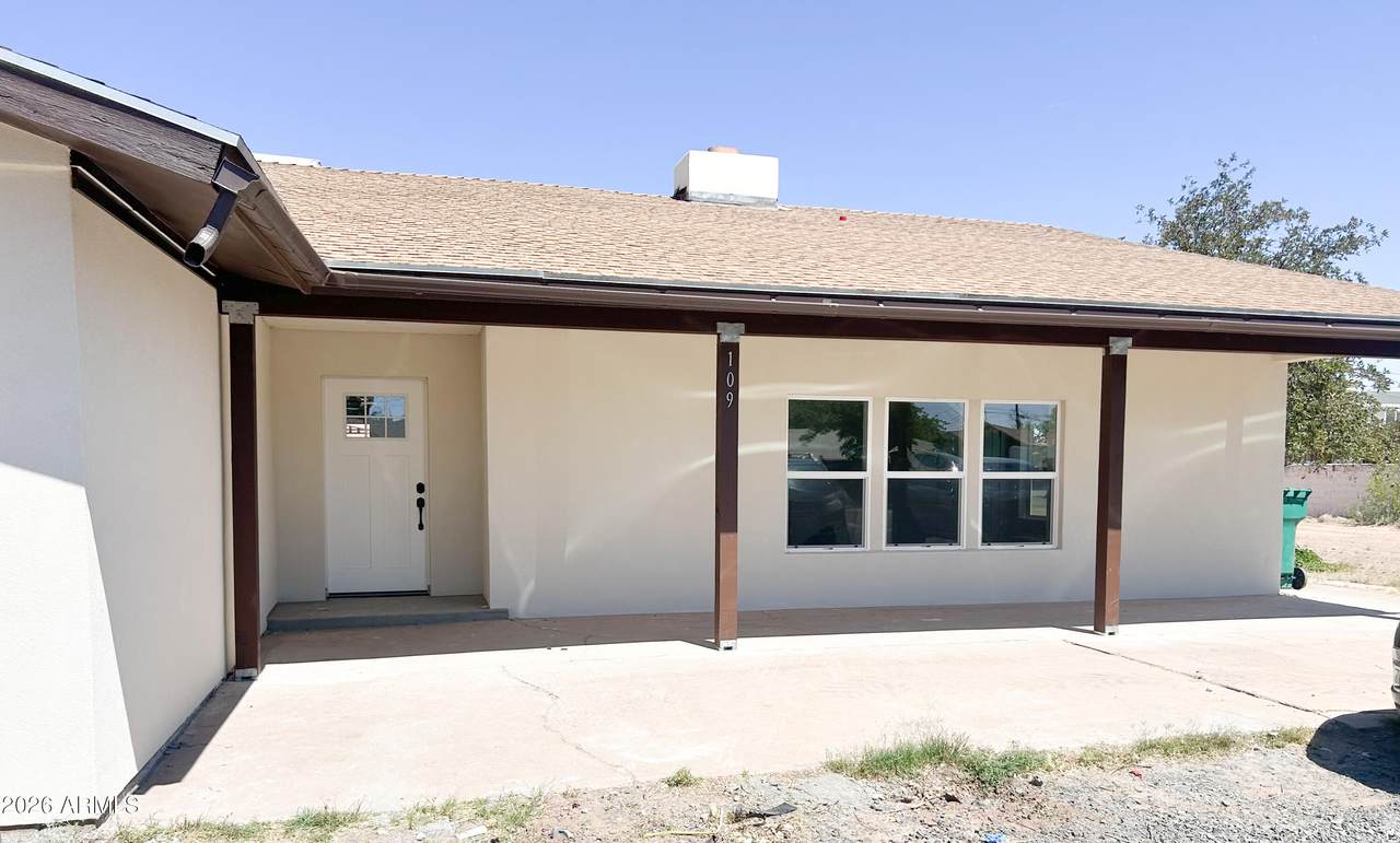 109 Encanto Drive - Photo 1