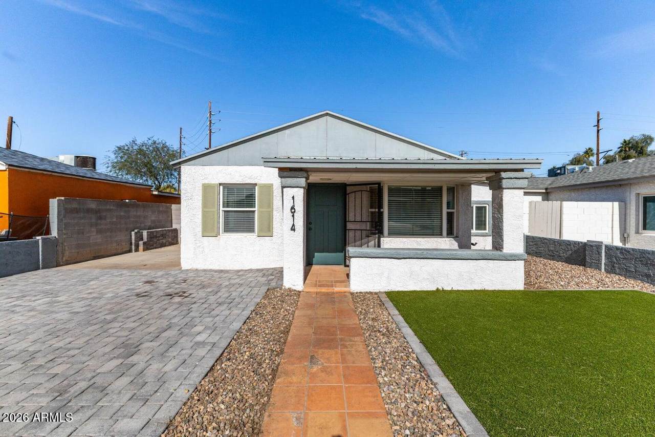 1614 Lynwood Street - Photo 1