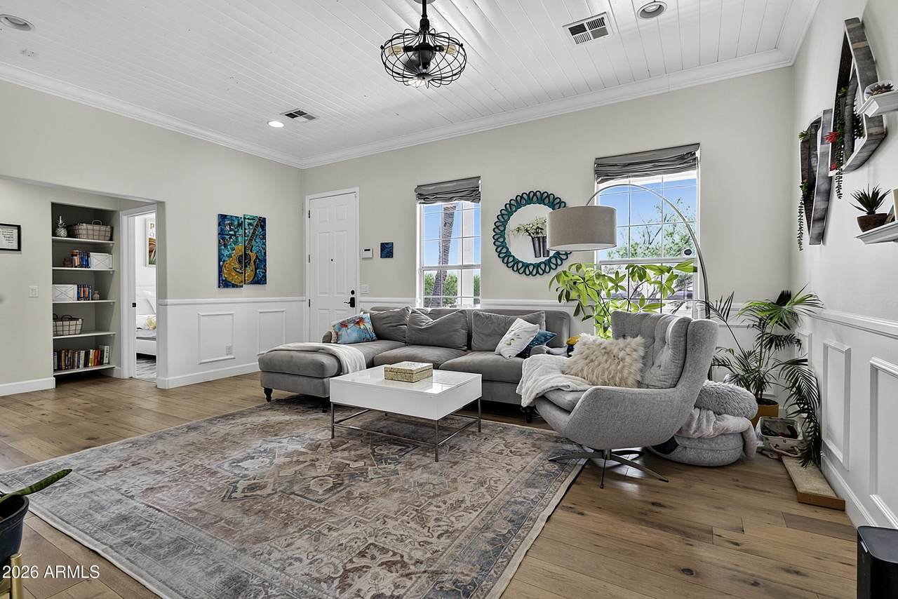 https://bt-photos.global.ssl.fastly.net/armls/1280_boomver_1_7047018-2.jpg