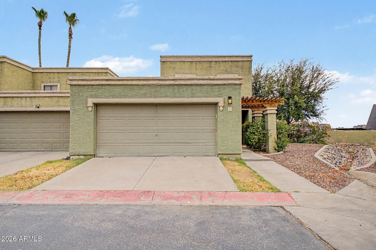 815 Grovers Avenue - Photo 1