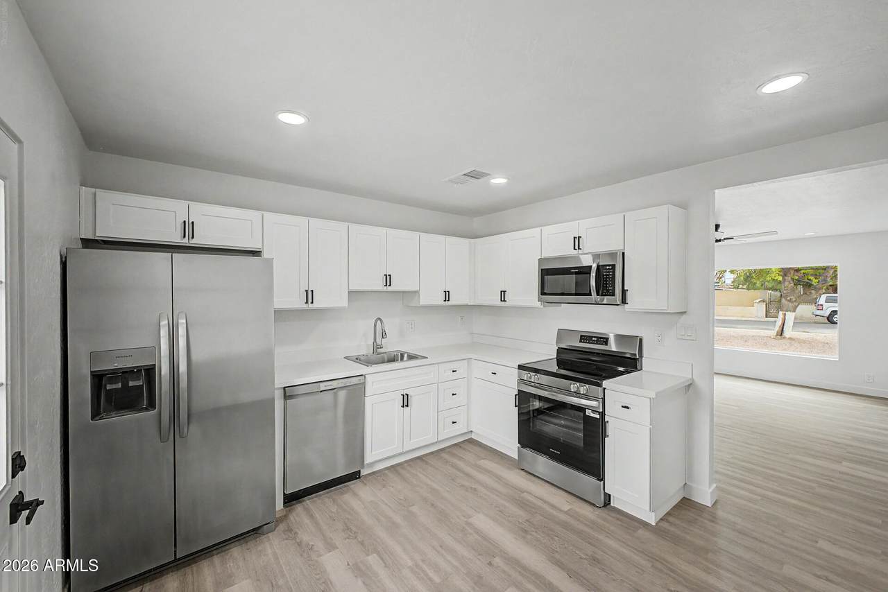 640 Pasadena - Photo 1