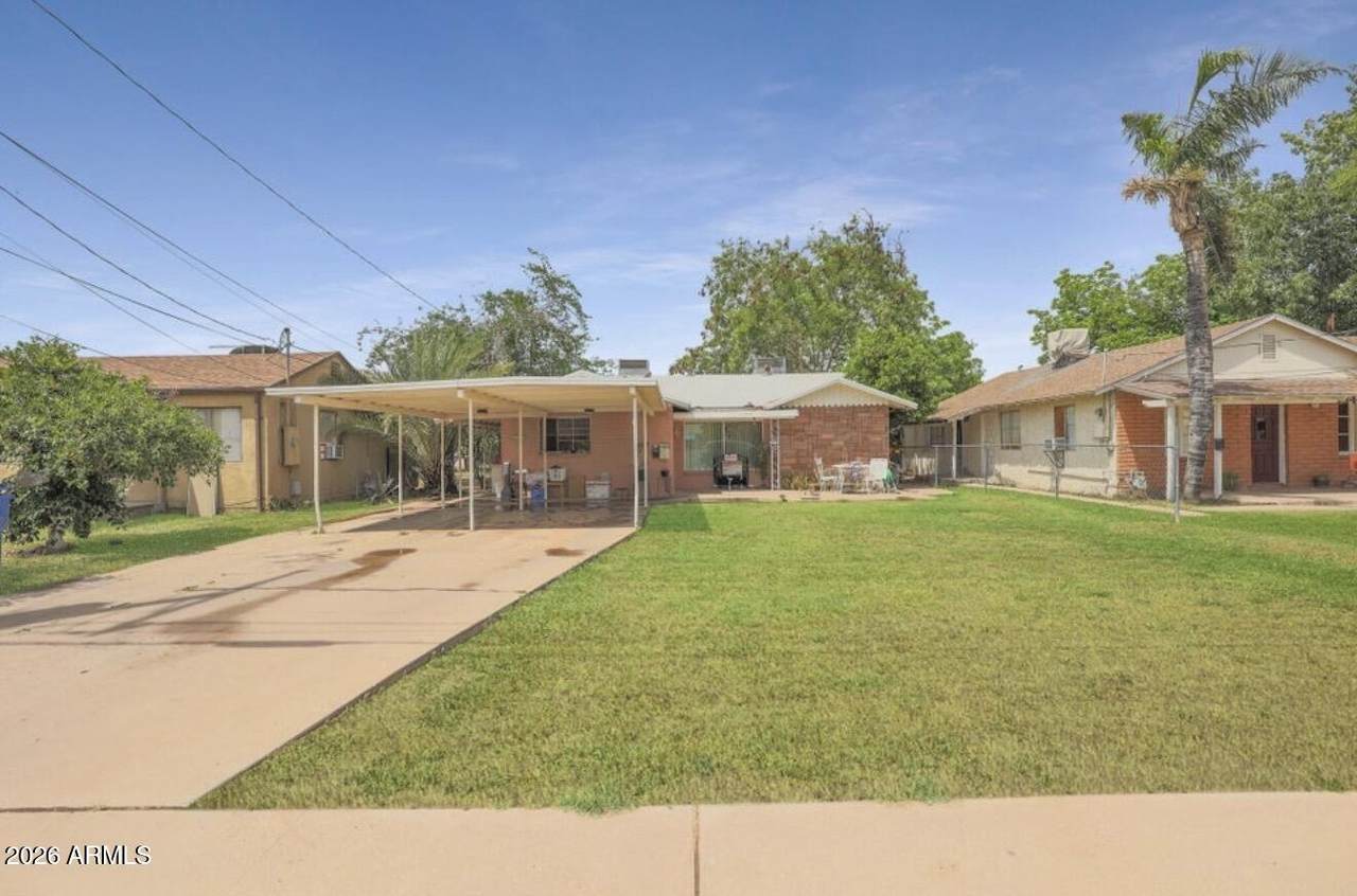 216 Hobson - Photo 1