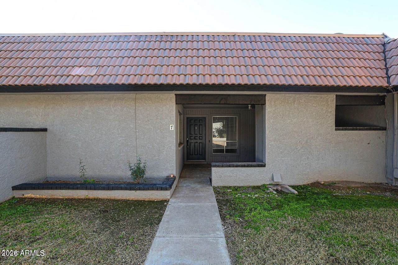 9001 Elm Street - Photo 1