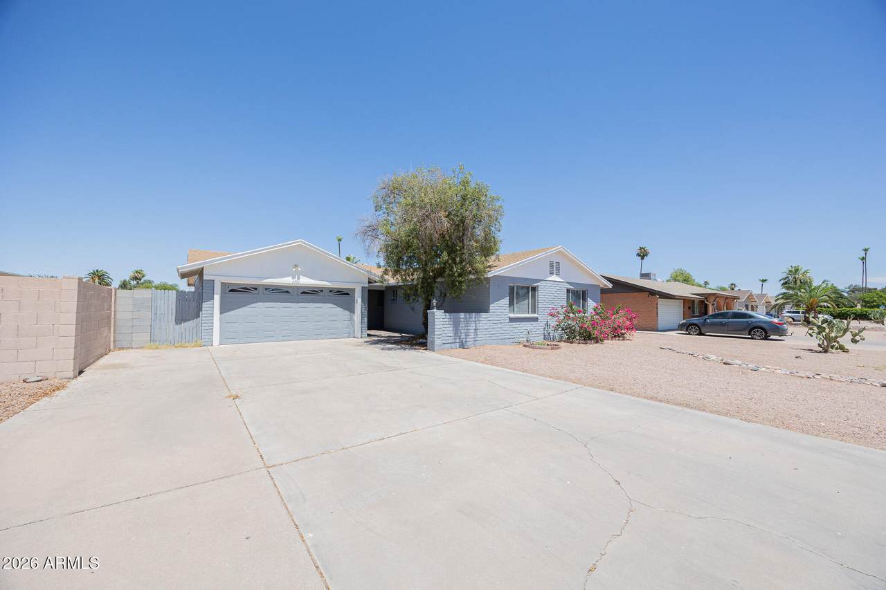 4704 La Rosa Drive - Photo 1