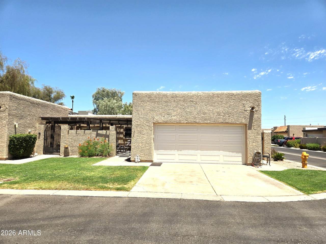 3345 University Drive - Photo 1