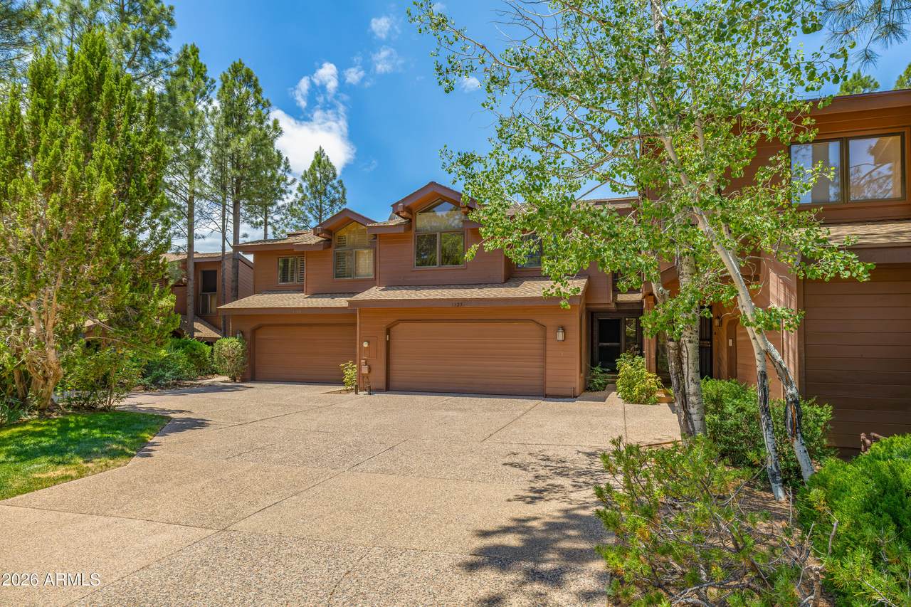 1033 Lakepoint Way - Photo 1