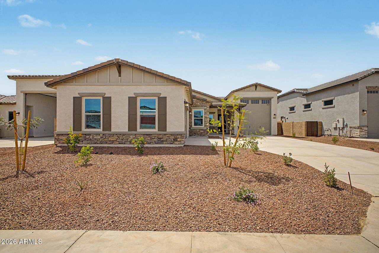 8762 173RD Avenue - Photo 1