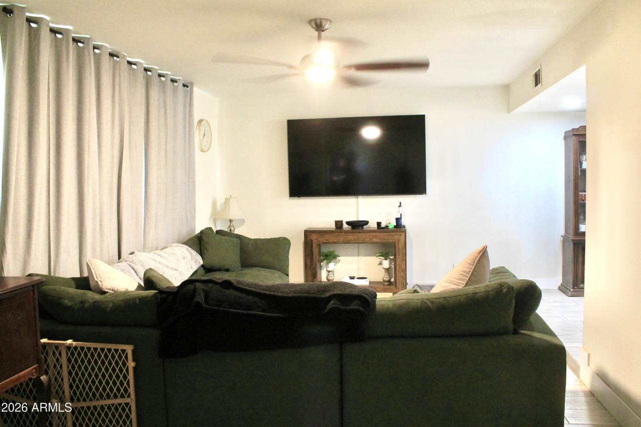 https://bt-photos.global.ssl.fastly.net/armls/1280_boomver_1_7052247-2.jpg