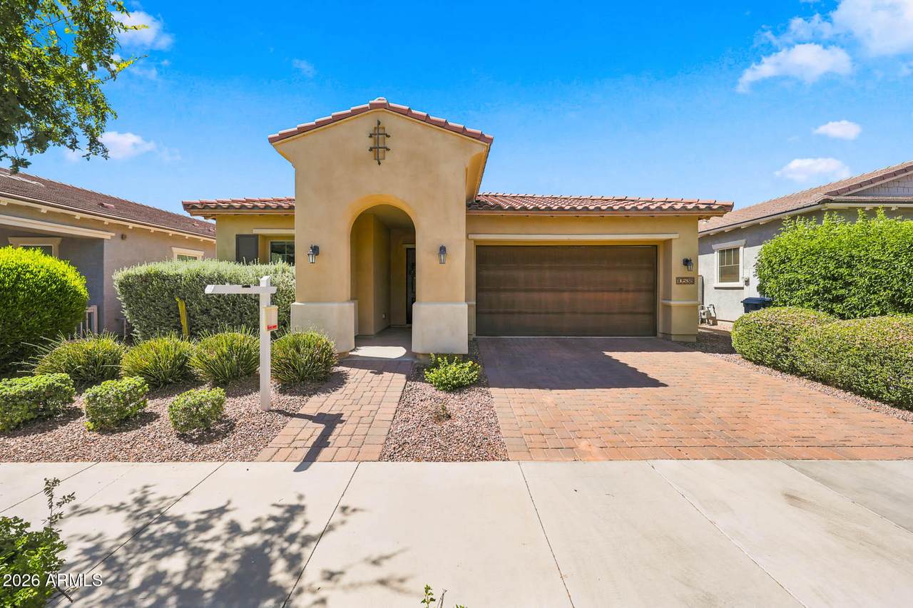 10538 Simone Avenue - Photo 1