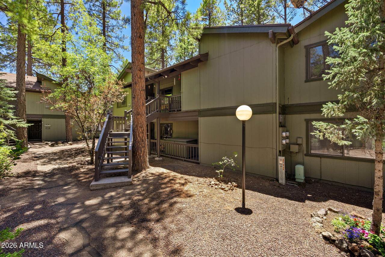 2860 Park Circle - Photo 1