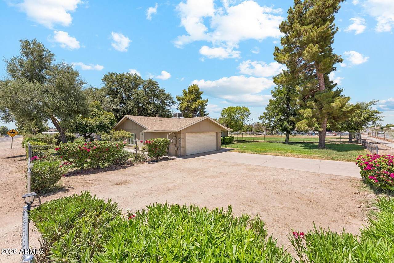 4701 Greenway Road - Photo 1