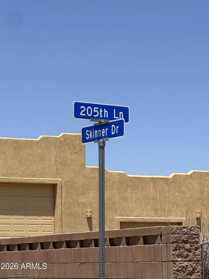 https://bt-photos.global.ssl.fastly.net/armls/1280_boomver_1_7053155-2.jpg
