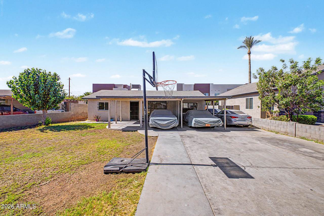 3915 Cheery Lynn Road - Photo 1